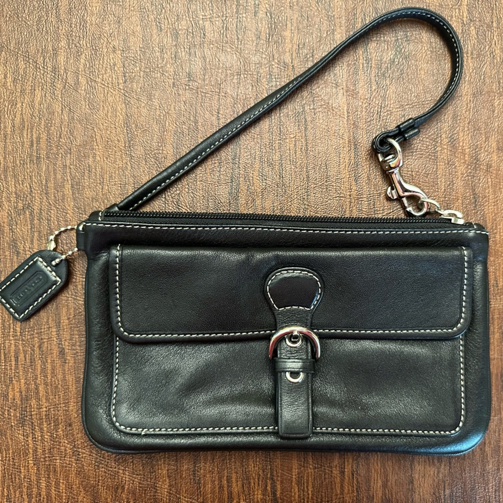 COACH 2000s black leather wristlet pouch